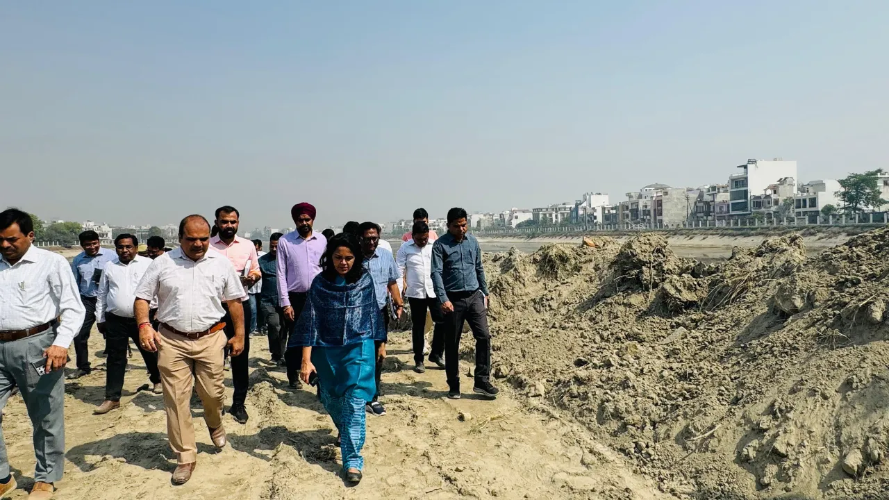 लखनऊः गर्मी में मिलेगी 8 लाख की आबादी को मिलेगी पेयजल समस्या से राहत, मंडलायुक्त ने किया निरीक्षण