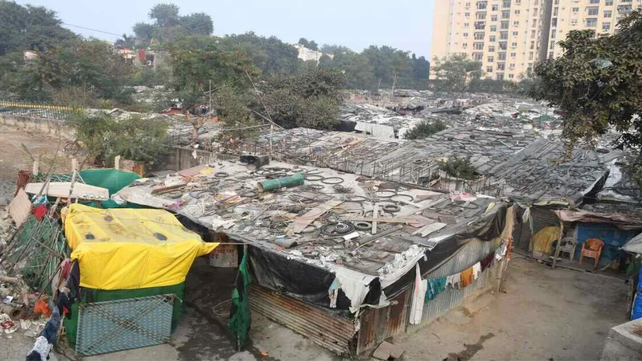 बांग्लादेशियों की पहचान कर हटाएं अवैध बस्तियां, महापौर ने रेल प्रबंधकों को लिखा पत्र, नगर की सुरक्षा के लिए बताया खतरा