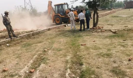 Bareilly: बीडीए की बड़ी कार्रवाई, 20 बीघा में बन रही अवैध कॉलोनी को किया ध्वस्त