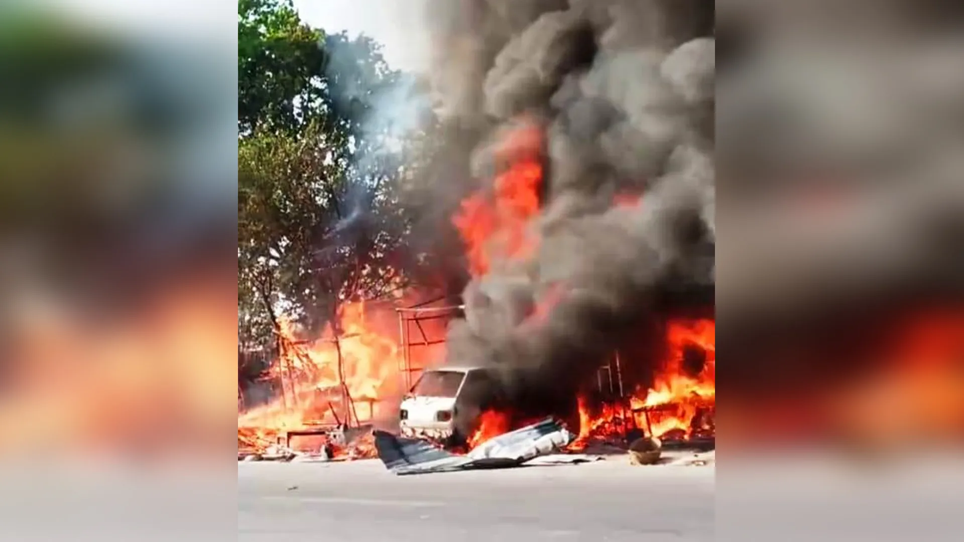 लखीमपुर खीरी: वैन में गैस रिफिलिंग करते समय लगी आग, धमाके से फटा सिलेंडर