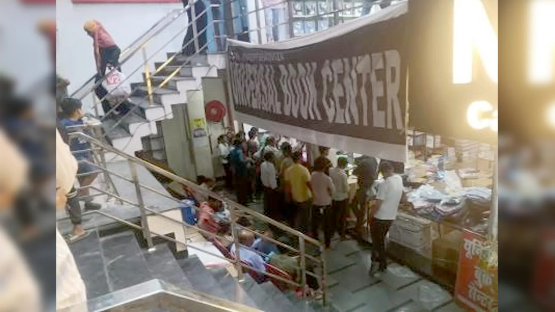 लखीमपुर खीरी : सरकारी मशीनरी को गच्चा देने में माहिर स्कूल प्रबंधन