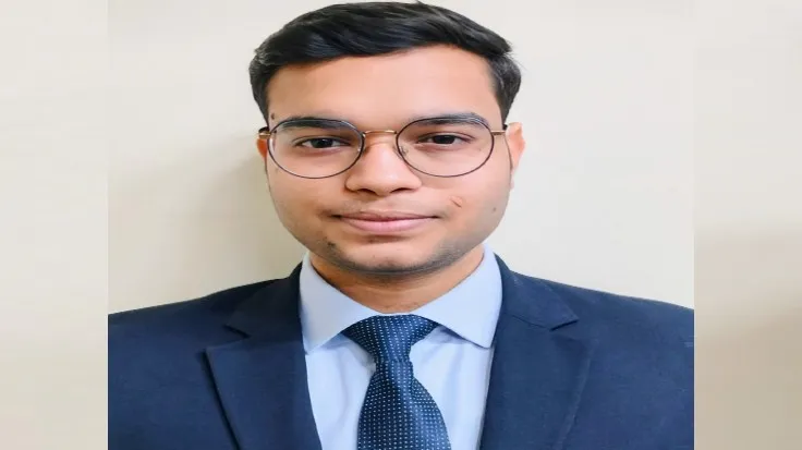 लखीमपुर खीरी: किसान का बेटा बना आईपीएस अधिकारी, बिना कोचिंग के पहले प्रयास में मिली सफलता