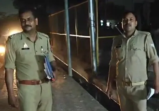 Bareilly: जोगी नवादा गोलीकांड मामले में नोटिस घर पर किया चस्पा, अब कुर्की की बारी