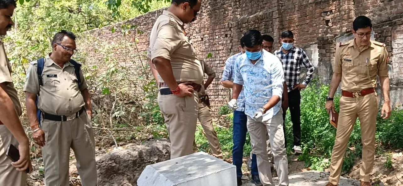 Bareilly: चौपुला पुल के नीचे दो युवकों के शव मिलने से हड़कंप, पास में मिलीं शराब की बोतलें