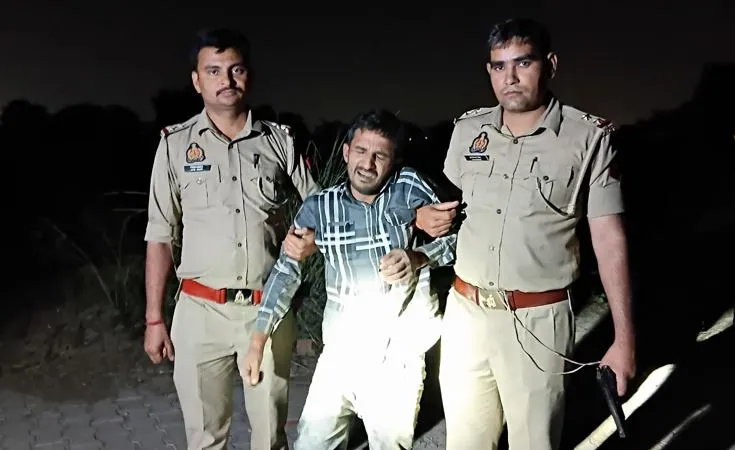 Bareilly: मुठभेड़ में घायल हुआ बदमाश, तीन शातिर गिरफ्तार, चोरी का ट्रक बरामद