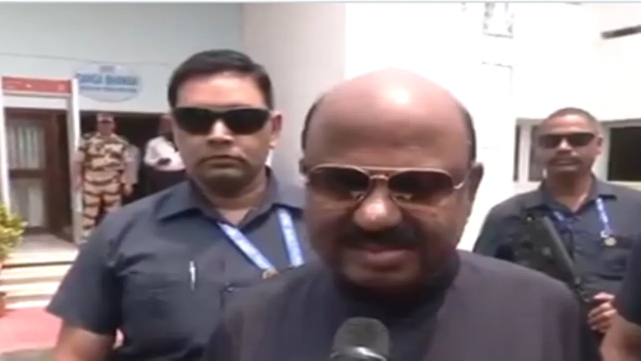 पश्चिम बंगाल: दंगा प्रभावित मुर्शिदाबाद में मृतकों के परिजनों से राज्यपाल ने की मुलाकात, हरसंभव मदद का दिया आश्वासन