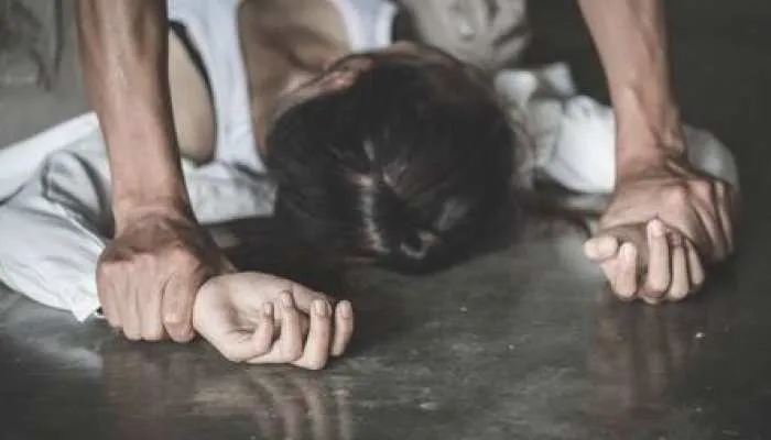 दो बच्चों के बाप ने 15 साल की लड़की से किया दुष्कर्म
