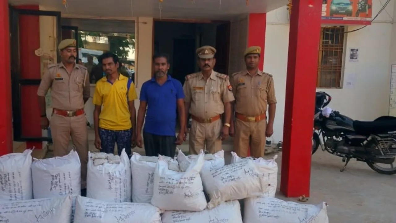 चित्रकूट में STF व पुलिस ने गांजे की तस्करी करने वाले दो आरोपियों को किया गिरफ्तार; दो क्विंटल गांजा और वाहन बरामद