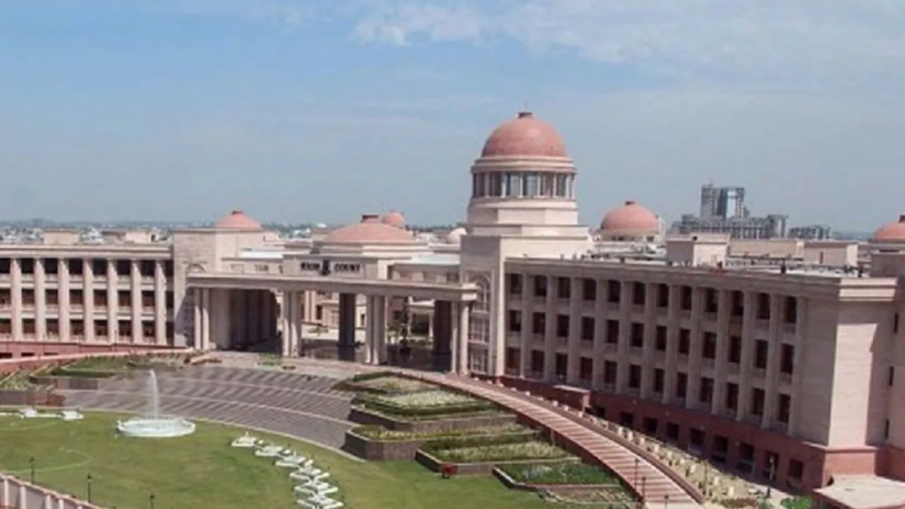 लखनऊ : रॉबर्ट वाद्रा के खिलाफ दायर याचिका पर सुनवाई शुक्रवार को