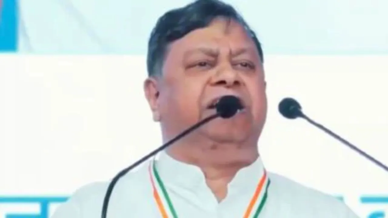 Kanpur: कांग्रेस नगर अध्यक्ष के खिलाफ आलोक मिश्रा का मोर्चा; बोले- एक बेटा सपा में, एक बेटा भाजपा में और पिता कांग्रेस महानगर अध्यक्ष... 