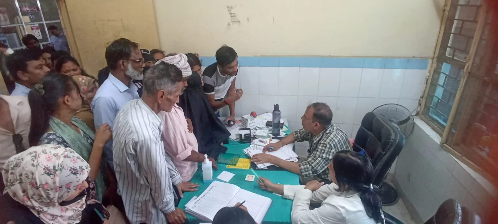 वायरल फीवर का वार, अस्पतालों में मरीजों की कतार       