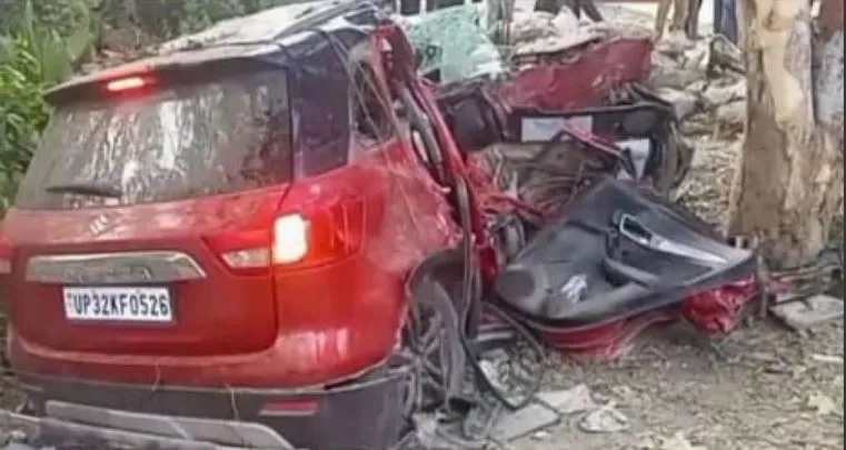 सीतापुर: खाई में गिरी कार, बहराइच के दो युवकों की मौत...दो गंभीर
