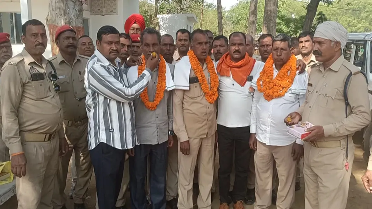 बहराइच: सेवानिवृत्त होमगार्ड जवानों को दी गई विदाई, संघ के जिलाध्यक्ष ने कहा- शत प्रतिशत ड्यूटी का शासनादेश जारी करे सरकार