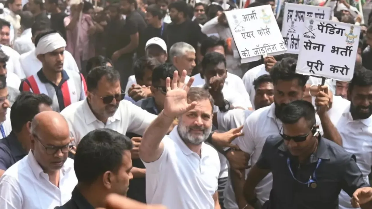 बिहार पहुंचे राहुल गांधी: बेगूसराय में कांग्रेस की 'पलायन रोको, नौकरी दो’ पदयात्रा में हुए शामिल