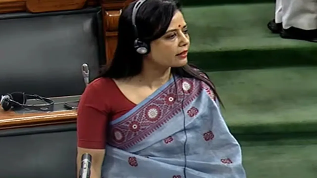 TMC सांसद महुआ मोइत्रा ने दी वक्फ बिल को सुप्रीम कोर्ट में चुनौती, याचिका में लगाए कई आरोप 