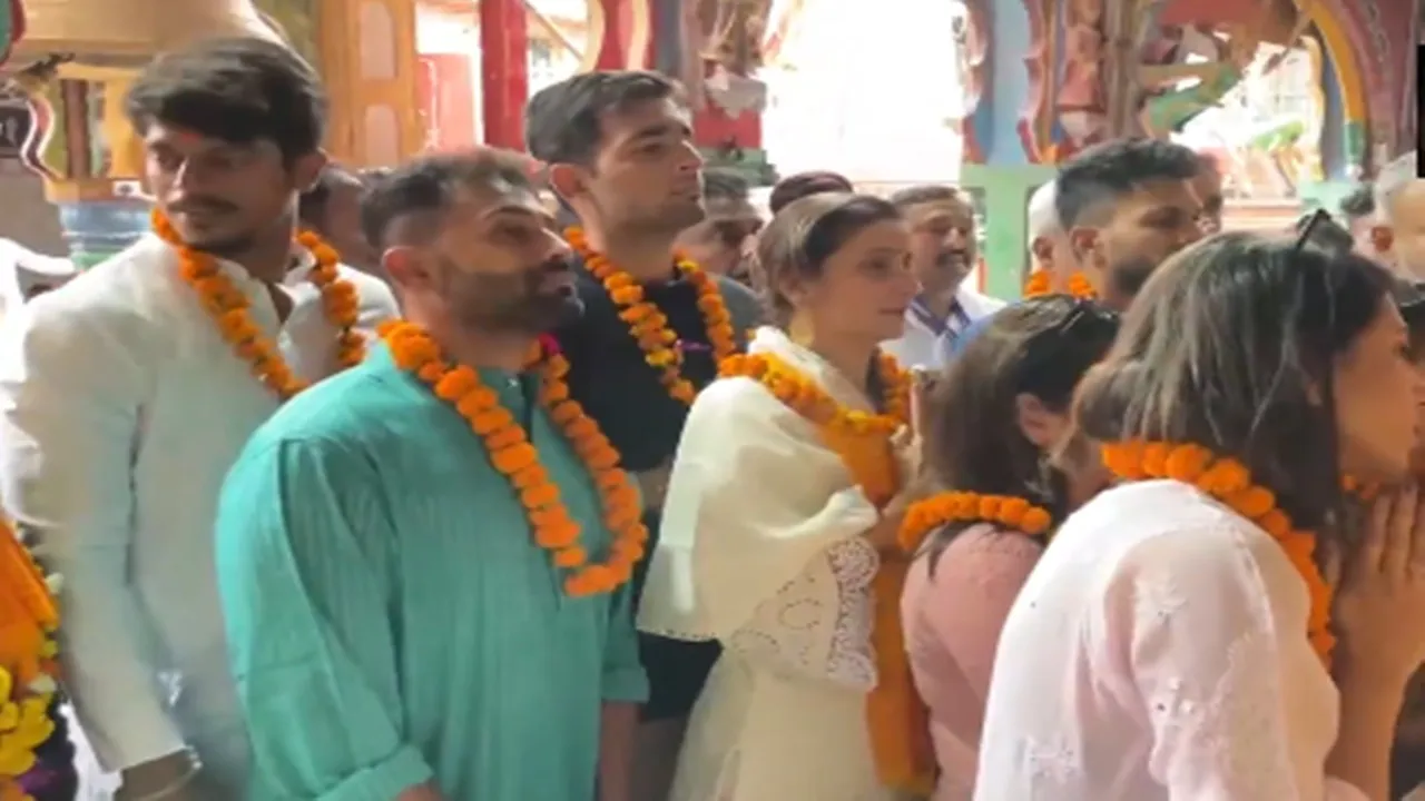 अयोध्या: रामलला की शरण में पहुंचे चेन्नई सुपर किंग्स के खिलाड़ी, हनुमानगढ़ी में किए दर्शन-पूजन