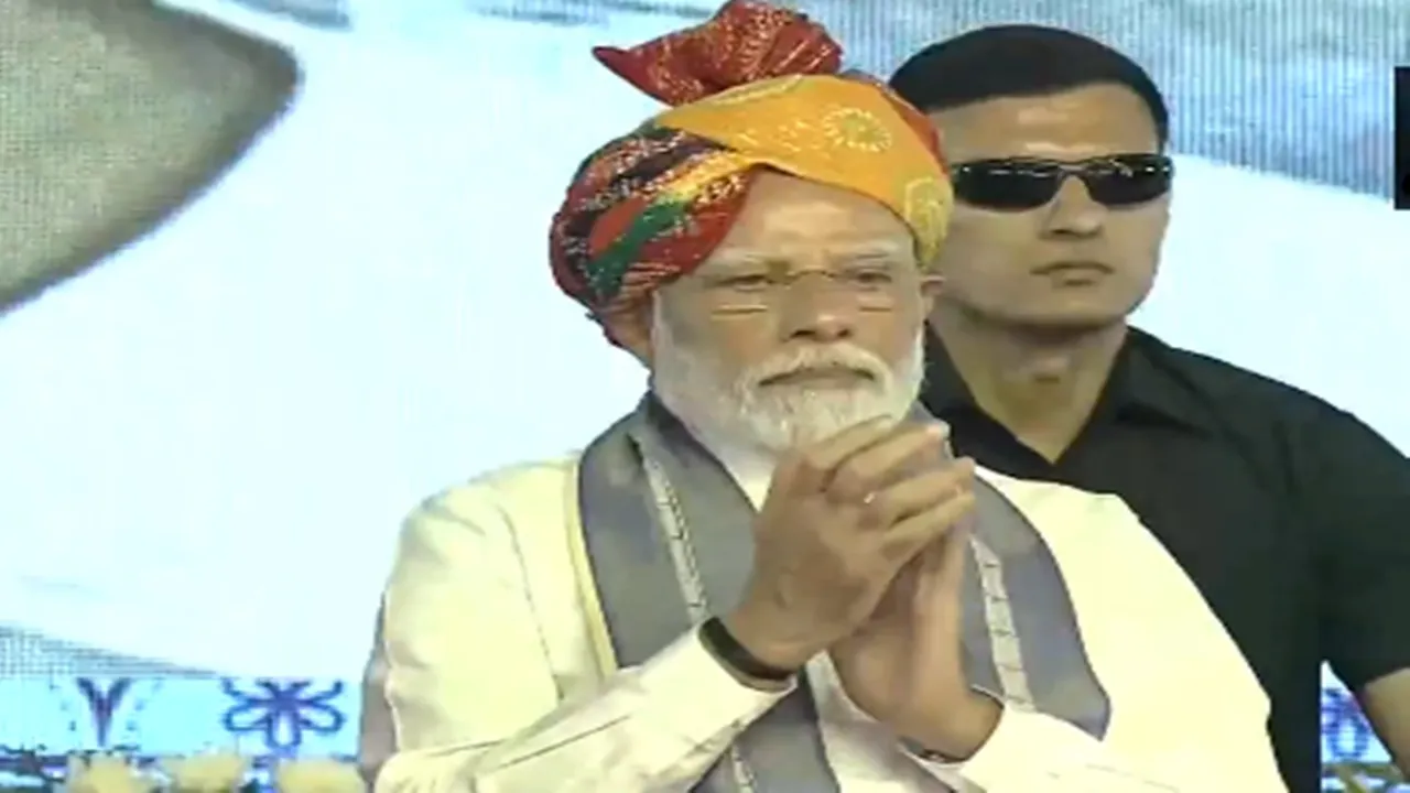 हरियाणा पहुंचे पीएम मोदी, अयोध्या के लिए पहली वाणिज्यिक उड़ान को दिखाई हरी, महाराजा अग्रसेन एयरपोर्ट पर नए टर्मिनल भवन की रखी आधारशिला