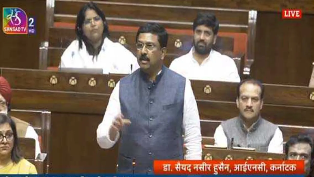 Waqf Bill: राज्यसभा में कांग्रेस और भाजपा के बीच तीखी नोंकझोंक, नासिर हुसैन बोले- देश में दंगे फसाद कराने की कोशिश