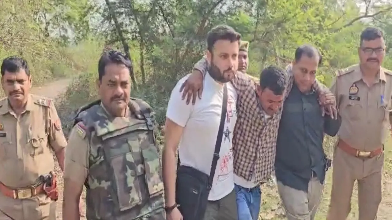 सीतापुर: मुठभेड़ में पकड़ा गया 25 हजार का इनामी बदमाश, पैर में लगी गोली