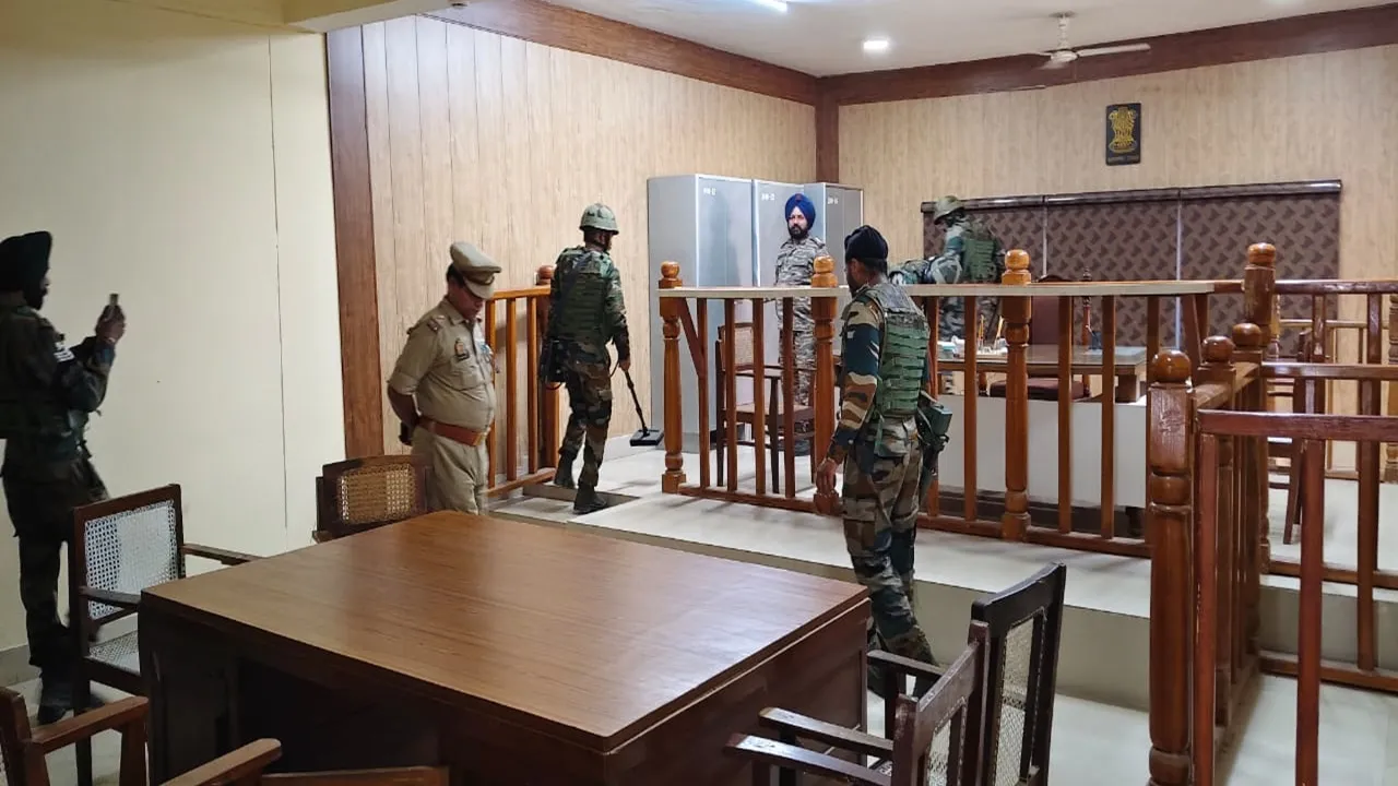 बाराबंकी: डीएम ऑफिस को बम से उड़ाने की धमकी, सुरक्षा एजेंसियों की उड़ी नींद, अलर्ट जारी