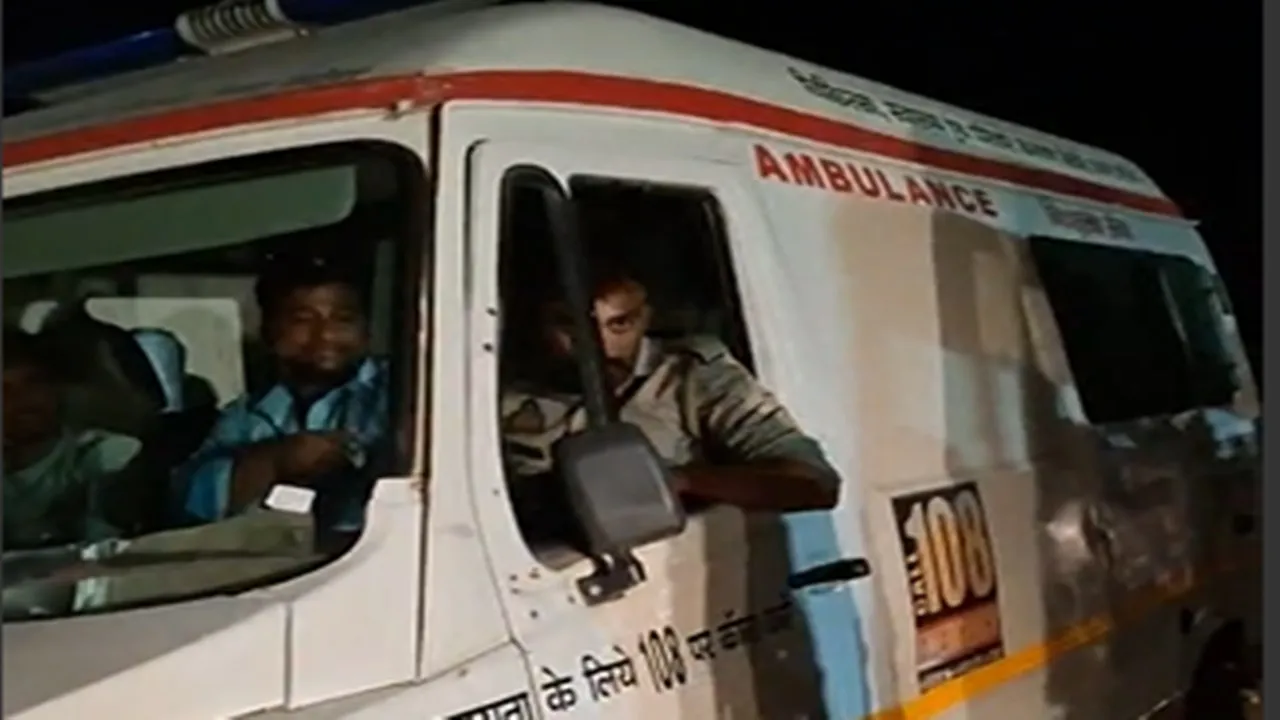 रायबरेली में रफ्तार का कहर: हाईवे पर डंपर ने बोलेरो में मारी टक्कर, महिला की मौत, 14 घायल