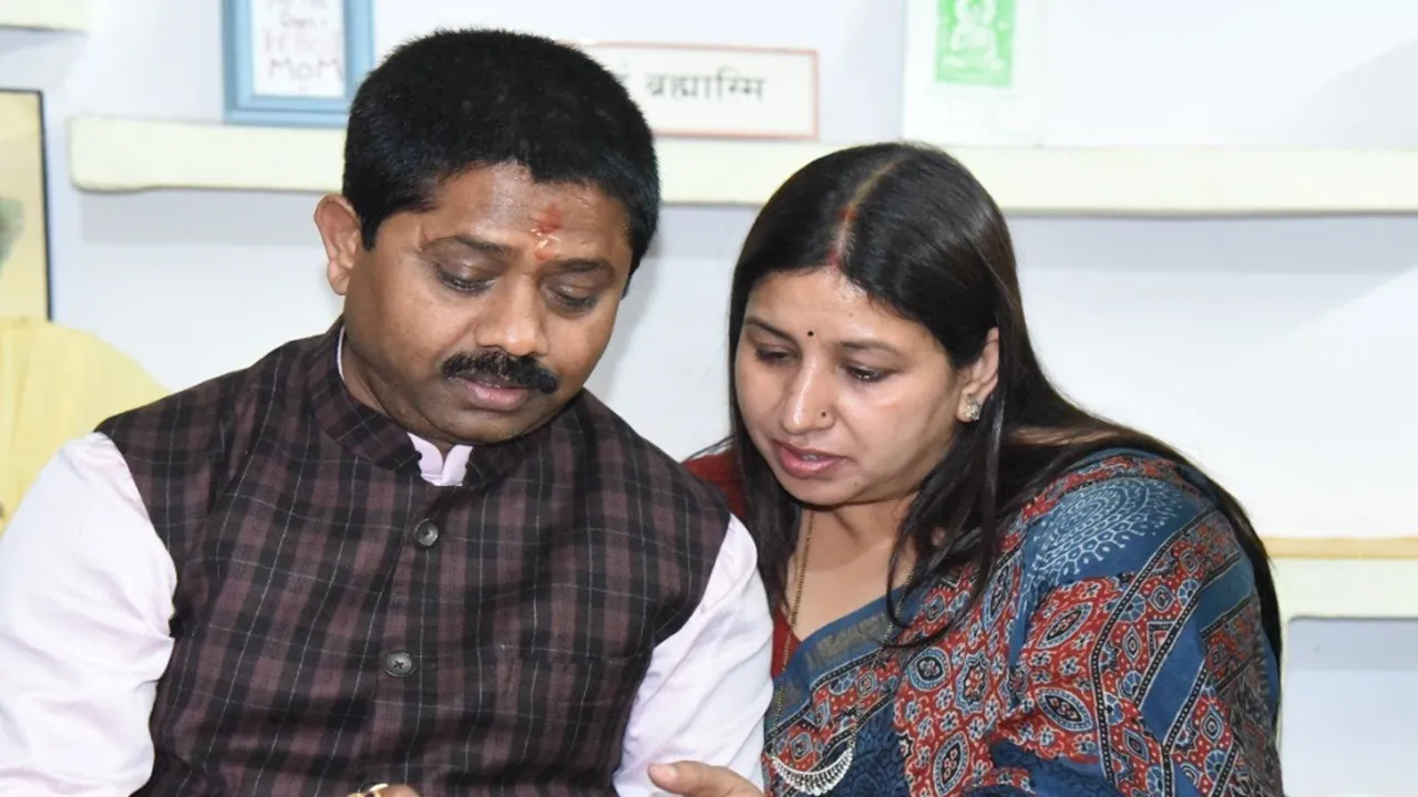 अखिलेश को मां गंगा सद्बुद्धि दें... अभिलाषा गुप्ता ने सपा प्रमुख के बयान पर जताई नाराजगी