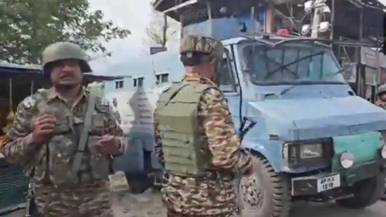 जम्मू कश्मीर: पहलगाम में पर्यटकों पर आतंकियों ने की गोलीबारी, 5 पर्यटक घायल, सुरक्षाबलों ने चलाया सर्च ऑपरेशन