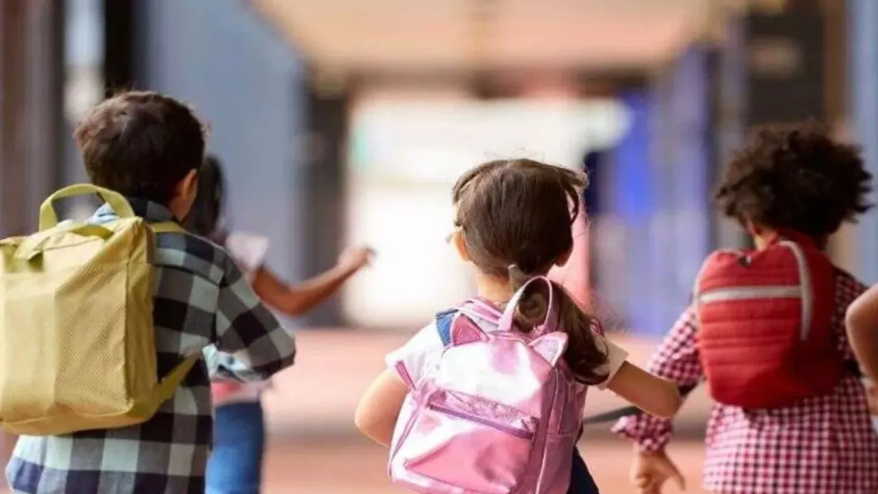 UP में बढ़ रहा गर्मी का प्रकोप: लखनऊ में बदल गई स्‍कूलों की टाइमिंग, डीएम ने दिया आदेश