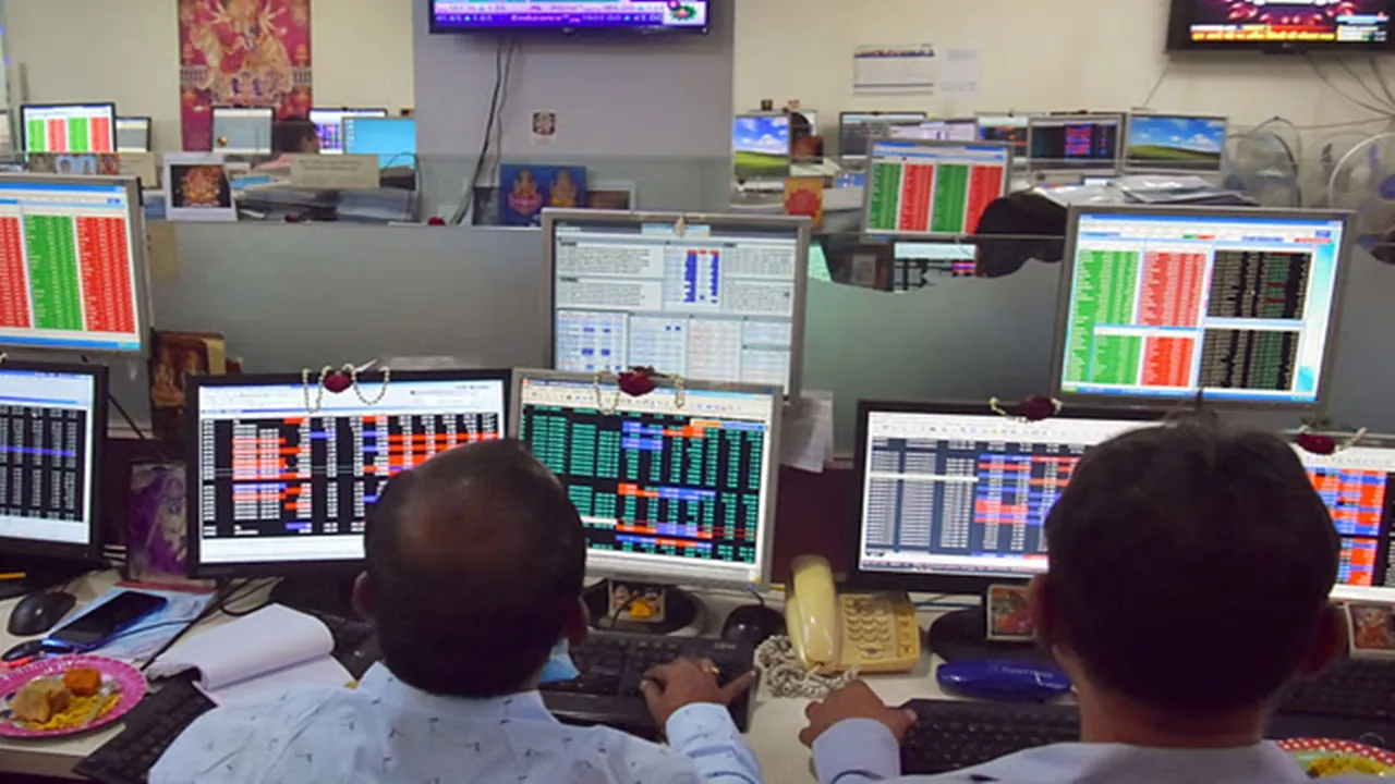 Stock Market: ट्रंप के टैरिफ का असर, आज फिर लाल निशान पर खुला शेयर बाजार, सेंसेक्स 509 अंक गिरा