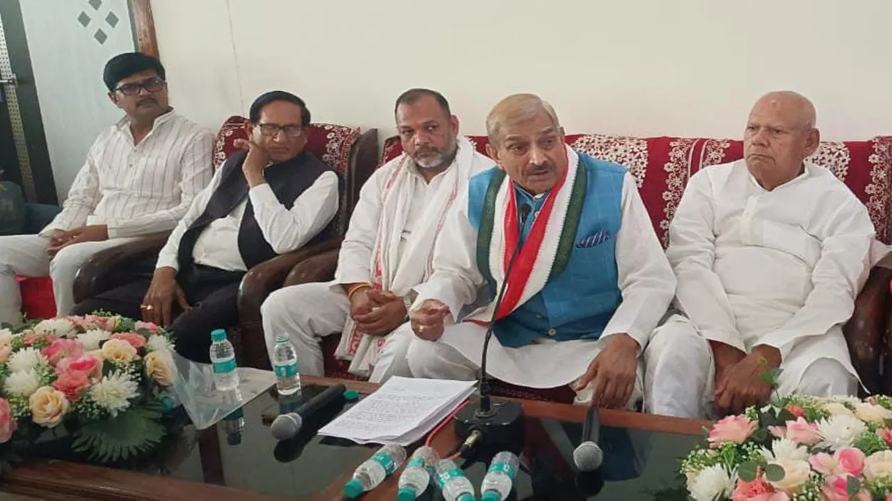 पहलगाम में आतंकी हमला राष्ट्रीय आपदा, इस्तीफा दें गृहमंत्री: प्रमोद तिवारी