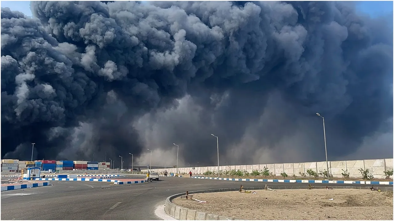 ईरानी बंदरगाह पर हुए विस्फोट में मरने वालों की संख्या बढ़कर 40 हुई, 1,000 से अधिक घायल