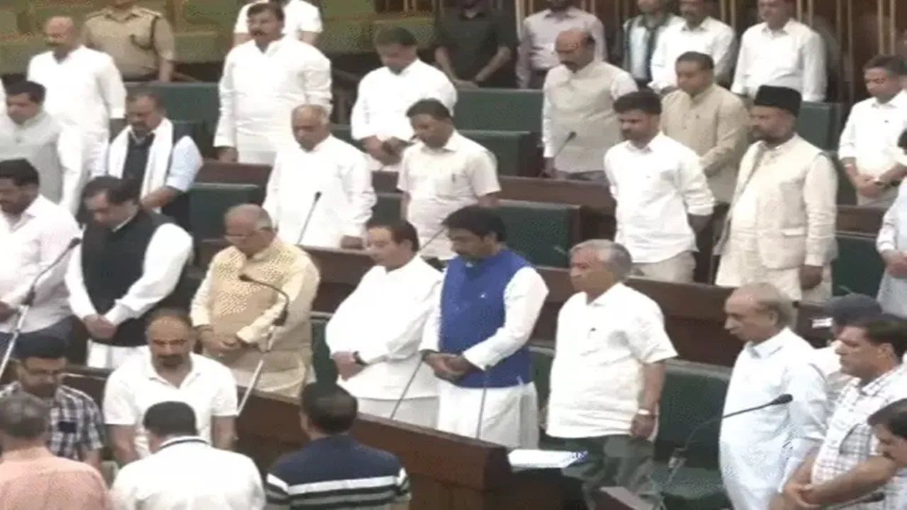 Pahalgam attack: जम्मू कश्मीर विधानसभा ने पहलगाम हमले में मारे गए लोगों को दी श्रद्धांजलि