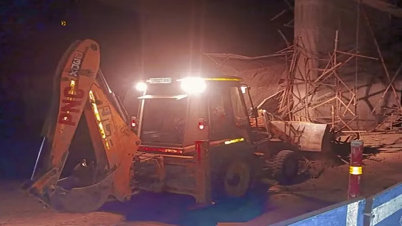 महराजगंज: अचानक ढह गया निर्माणाधीन पुल, मलबे में दबने से 6 मजदूर घायल 