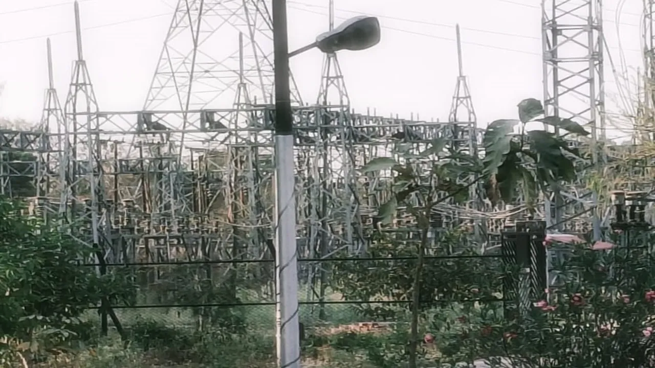 अयोध्या: ब्रेकर और चैंबर में आई गड़बड़ी, सोहावल की विद्युत आपूर्ति चरमराई