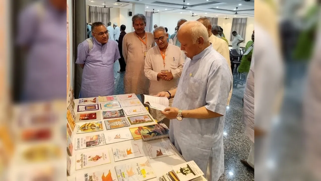 संघ का साहित्य लेकर गांव-गांव जाएंगे: कानपुर में बोले मोहन भागवत- स्वयंसेवक 30 वर्षों से साथ, पर जाति नहीं जानते