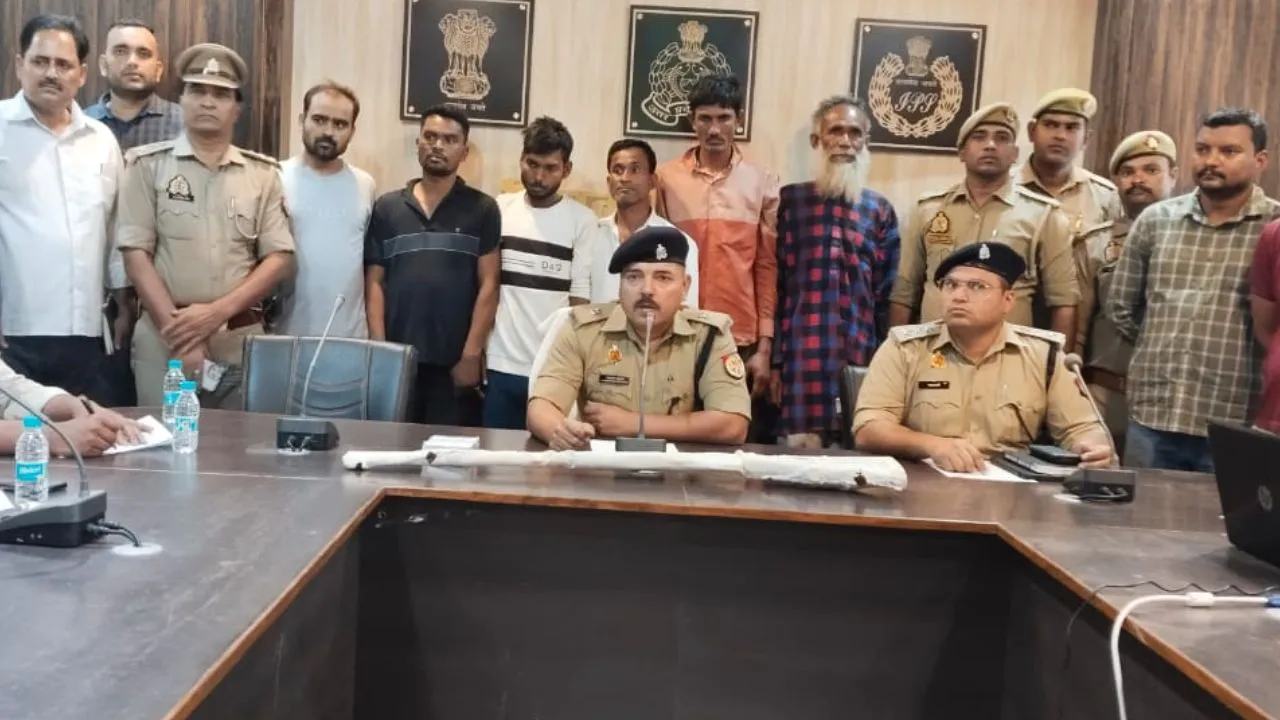 Chitrakoot; छह आरोपी गिरफ्तार, चोरी के जानवर बरामद, तीन वाहन, बंदूक-कारतूस भी मिले, दो आरोपी फरार