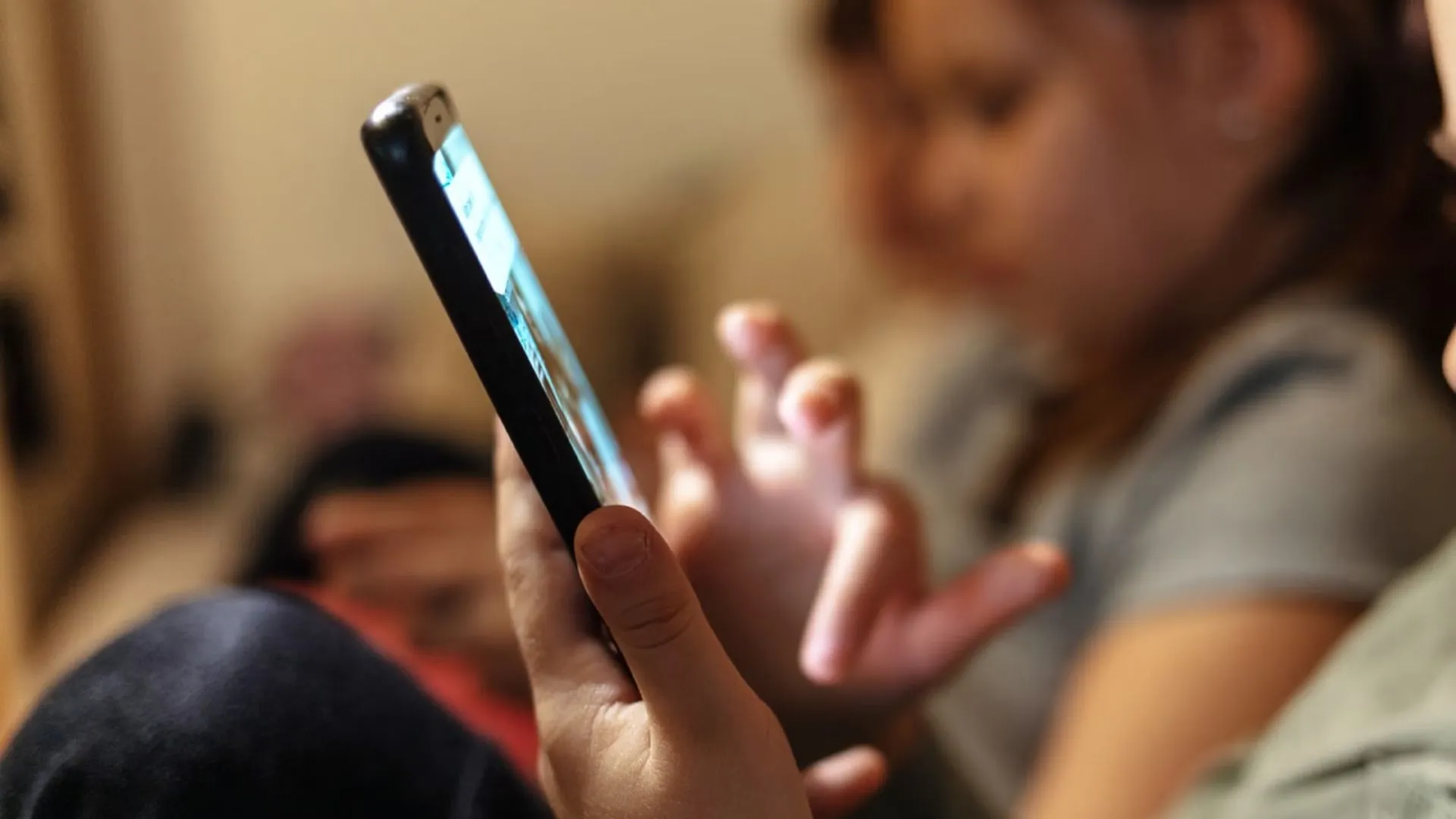 Reels की लत है बुरी! खराब कर रही आंखे और दिमाग, जानें इस आदत को कैसे करें कंट्रोल?