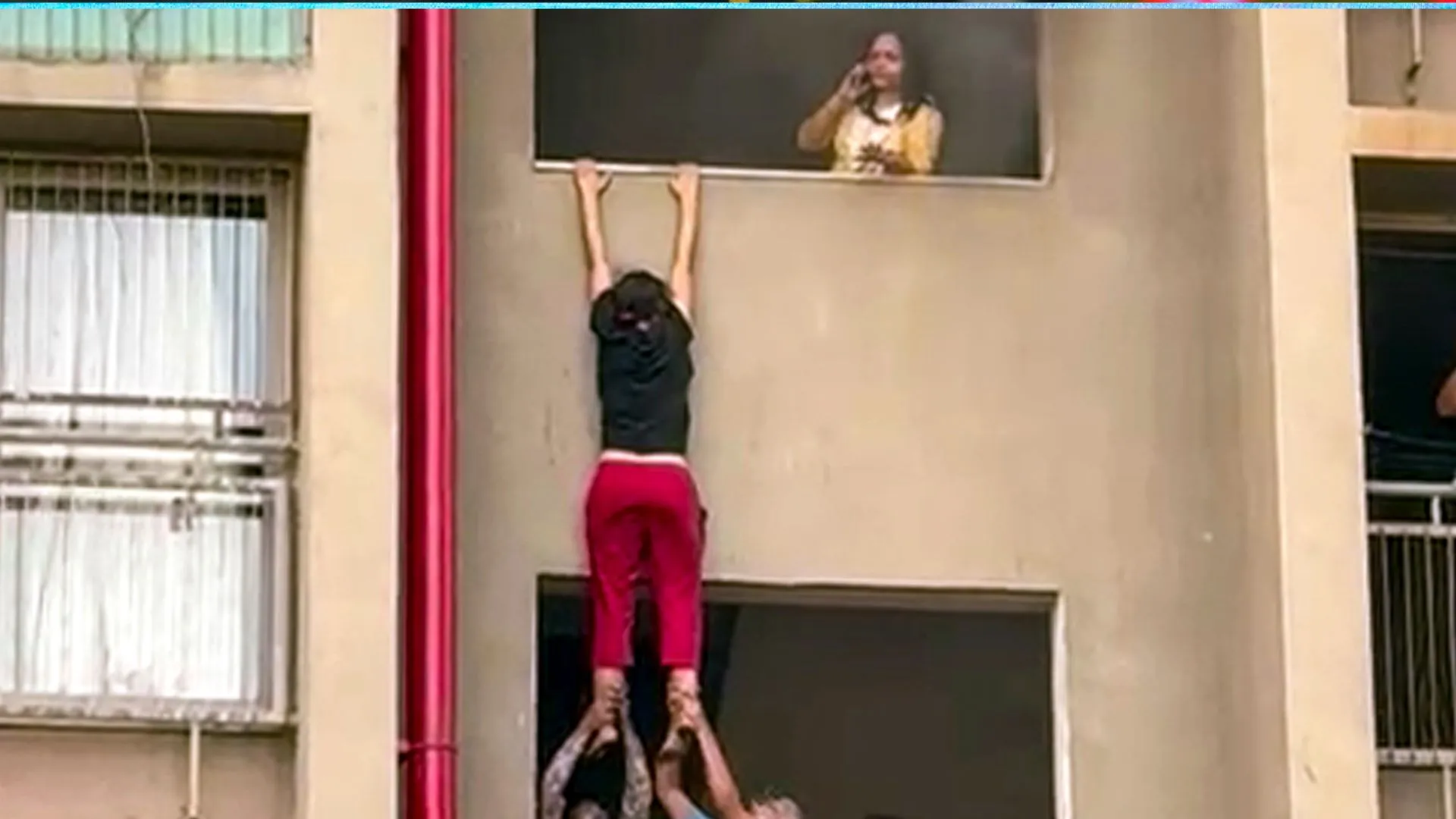 अहमदाबाद की आवासीय इमारत में लगी आग, 18 लोगों को बचाया गया