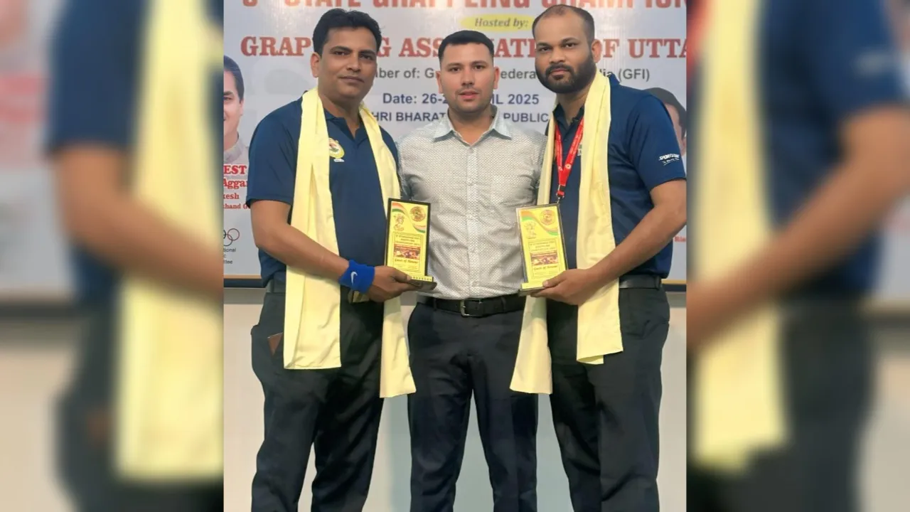 देवभूमि में सम्मानित हुए शहर के सुनील और दुर्गेश्वर: उत्तराखंड में चल रही राज्य स्तरीय ग्रेपलिंग प्रतियोगिता