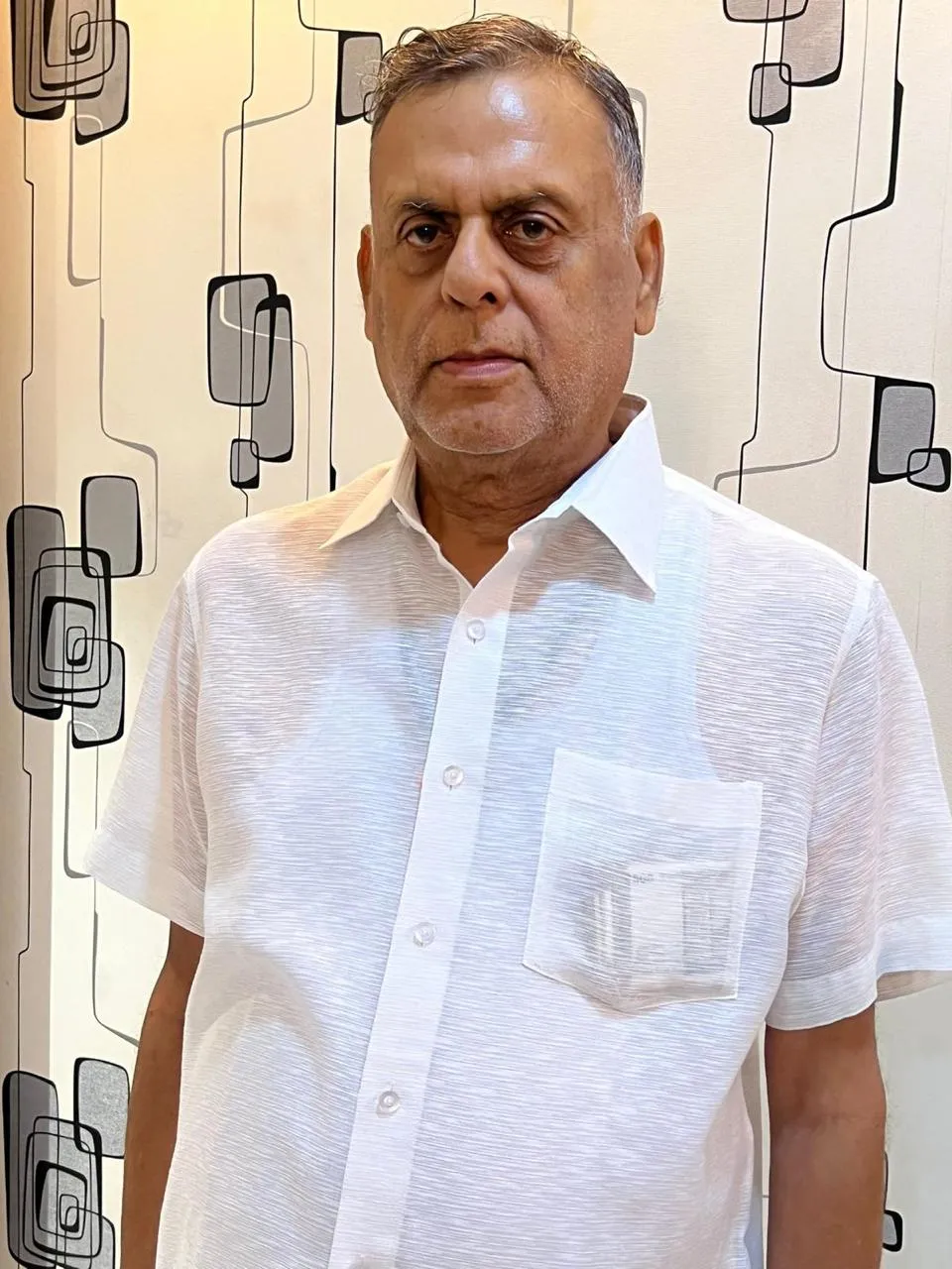 कानपुर में मधुमक्खियों के झुंड ने उद्योगपति को दौड़ाया, गिरकर हुए बेहोश...काटकर मार डाला, अमेरिका से बेटी के आने के बाद होगा अंतिम-संस्कार  