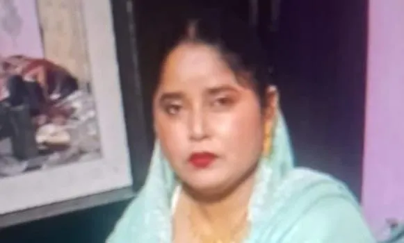 रामपुर: ट्रक की चपेट में आई बाइक, महिला की दर्दनाक मौत 