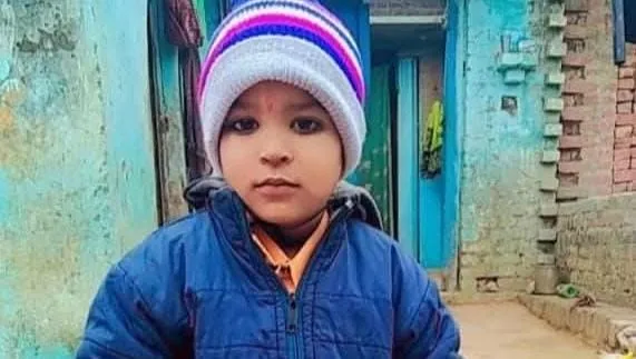 शाहजहांपुर: नशे में धुत पिता ने बेटे की गर्दन पर रखा पैर, मासूम की दर्दनाक मौत