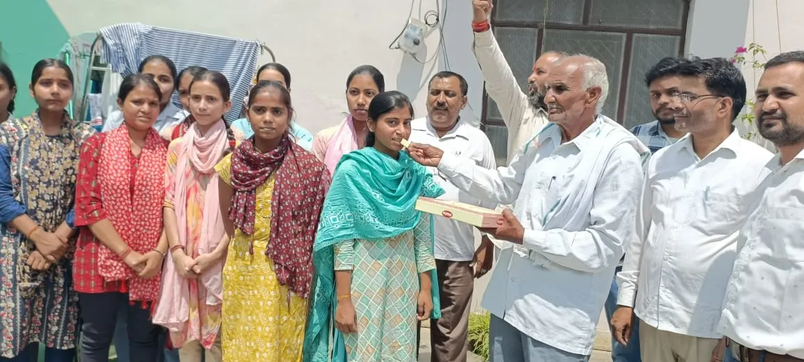 अमरोहा: इंटरमीडिएट में साक्षी का प्रदेश में दूसरा स्थान, जताई खुशी