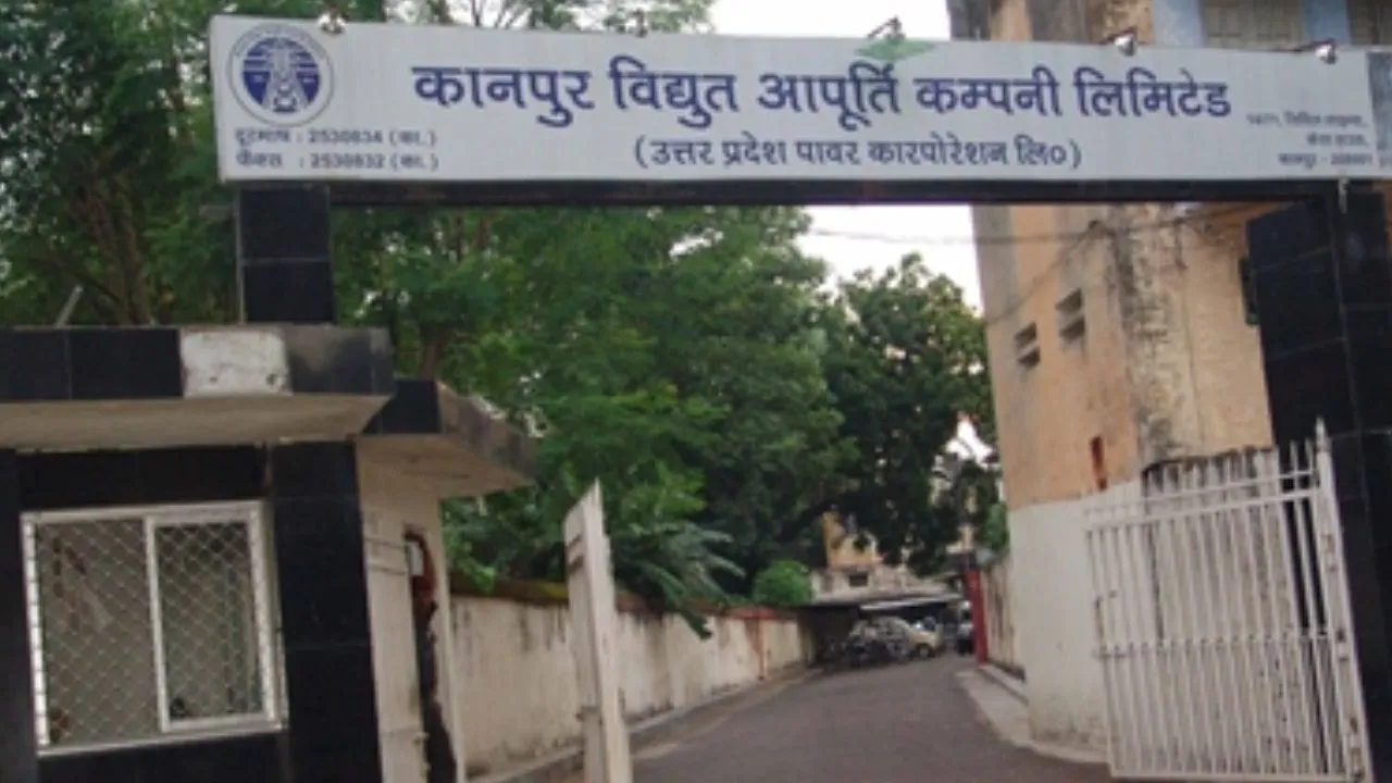 1100 ट्रांसफार्मरों में मिलीं कमियां, मरम्मत शुरू; Kanpur में KESCO की अलग-अलग टीमों ने ट्रांसफार्मरों की जांच की...