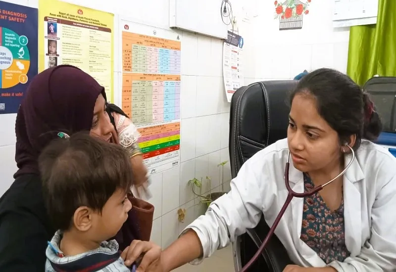 Moradabad : बढ़ता तापमान बना रहा बीमार, अस्पतालों में बढ़ रही मरीजों की संख्या