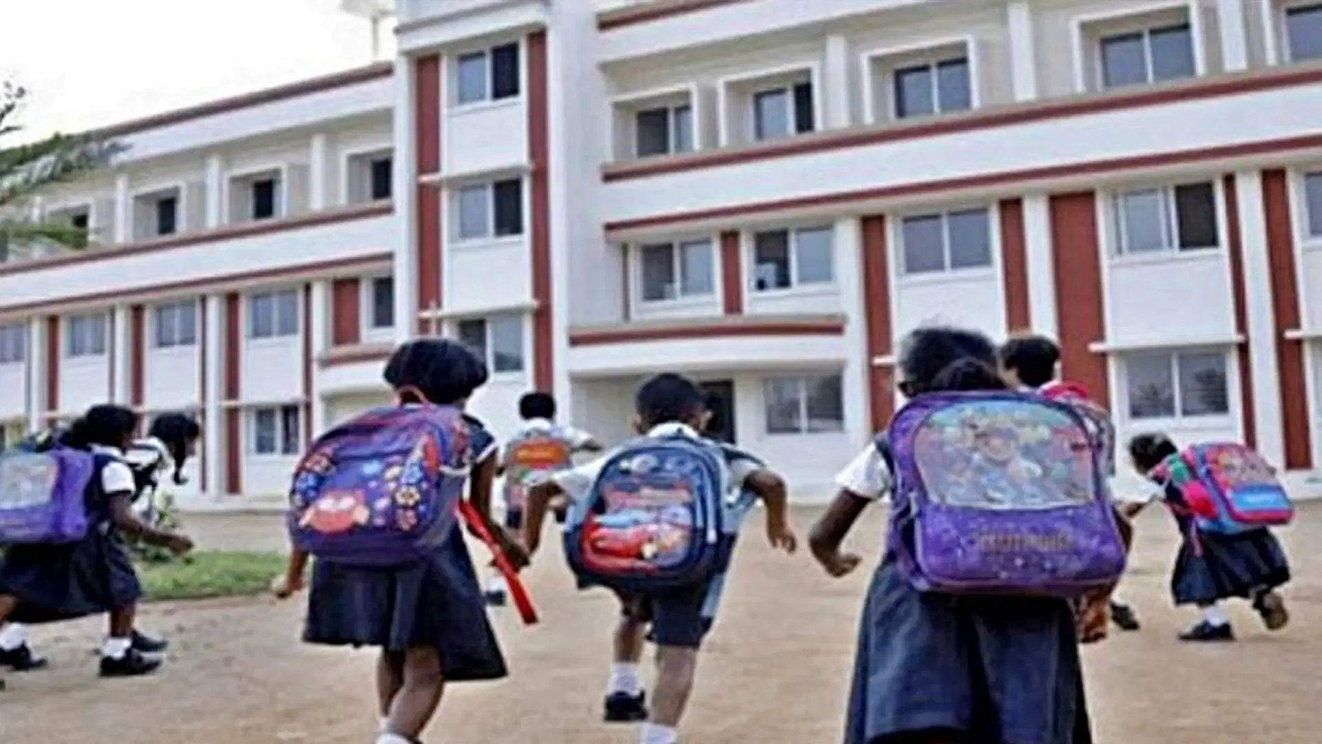 शहर के 17 निजी स्कूलों की मनमानी की खुली पोल, जांच में सामने आया मामला          