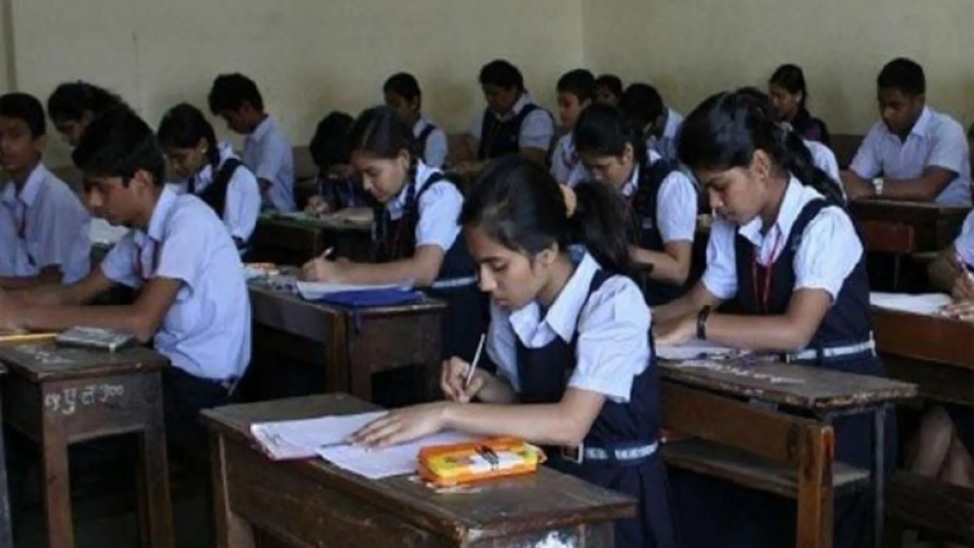 Delhi School : दिल्ली-NCR के स्कूलों में RTI अधिनियम का उल्लंघन, कक्षा 6-7 के छात्रों को रोकने पर पेरेंट्स ने उठाये सवाल  