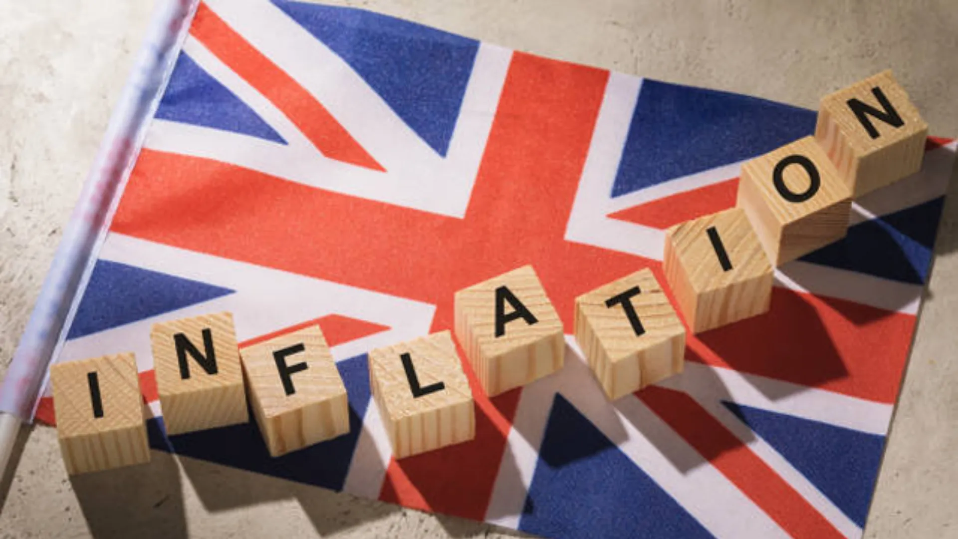 ब्रिटेन में लगातार दूसरे महीने घटी मुद्रास्फीति, ब्याज दर में कटौती का रास्ता साफ 