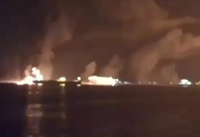 US Yemen Air Strike : यमन के तेल बंदरगाह पर अमेरिकी हवाई हमलों में 38 लोग मारे गए...हूती विद्रोहियों का दावा