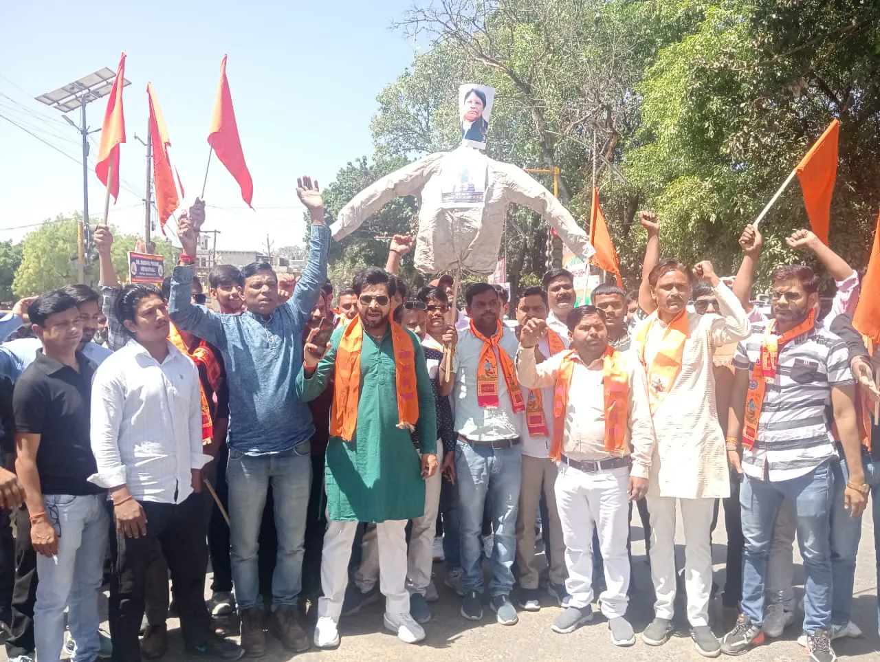 शाहजहांपुर: राणा सांगा के खिलाफ अमर्यादित टिप्पणी के विरोध में प्रदर्शन, सदस्यता रद्द करने की मांग